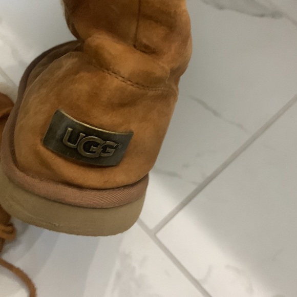 Lace up Ugg boot- authentic - Picture 2 of 2
